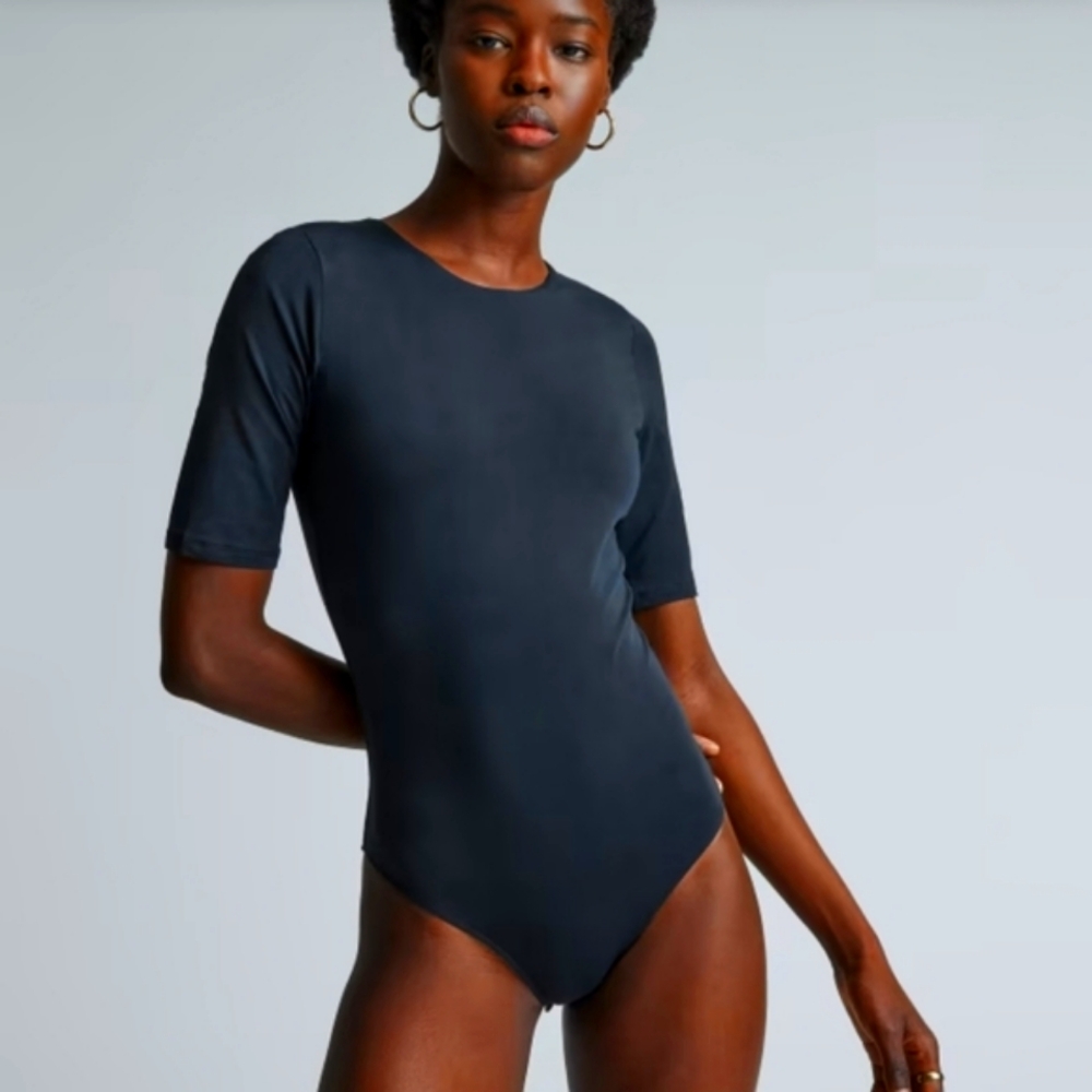 *NWT* Everlane The Short Sleeve Crew Neck Bodysuit